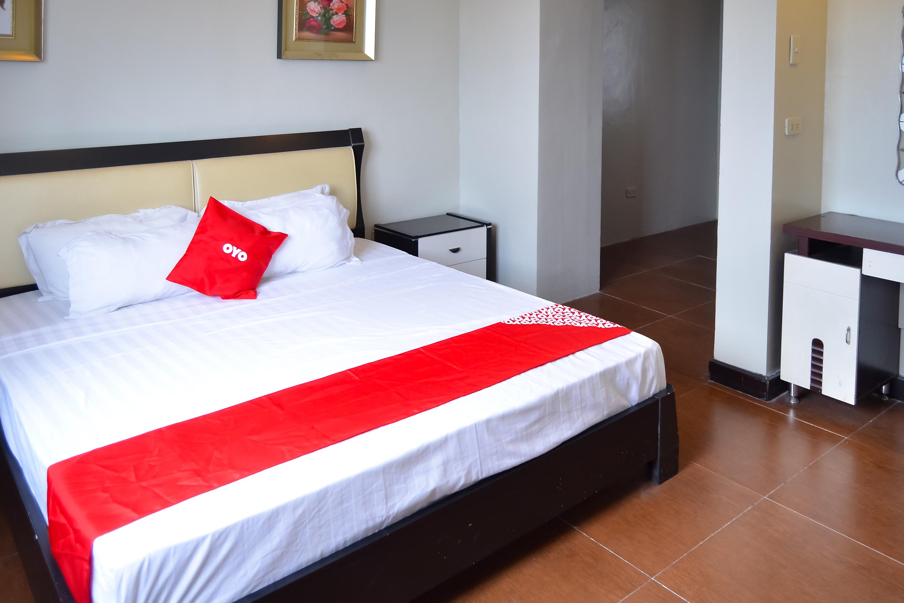 Super Oyo 791 Bell Mansion Hotel Quezon City Buitenkant foto