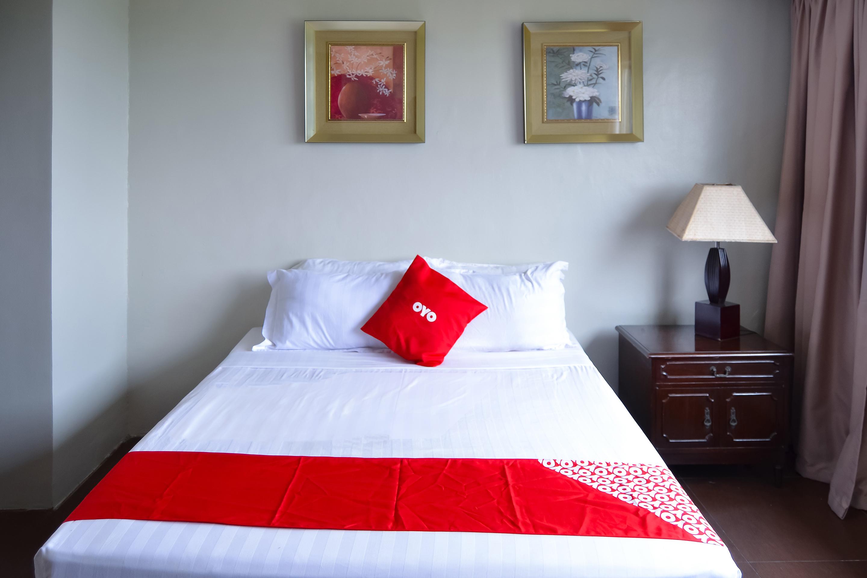 Super Oyo 791 Bell Mansion Hotel Quezon City Buitenkant foto